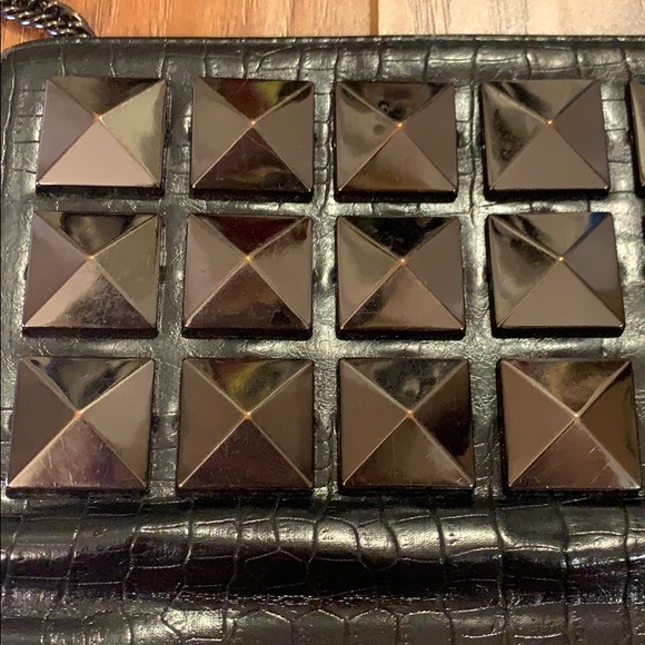 Forever 21 | Black faux croc gunmetal stud purse - Picture 11 of 14